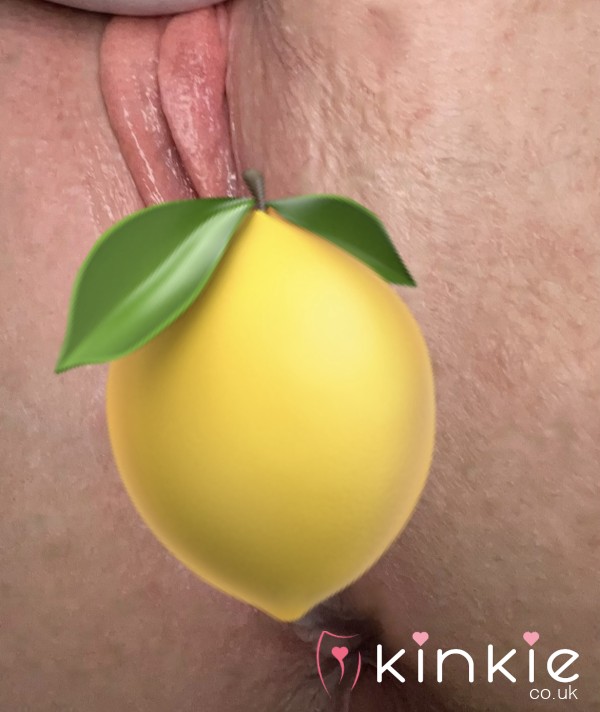 Close Up P**ing Video