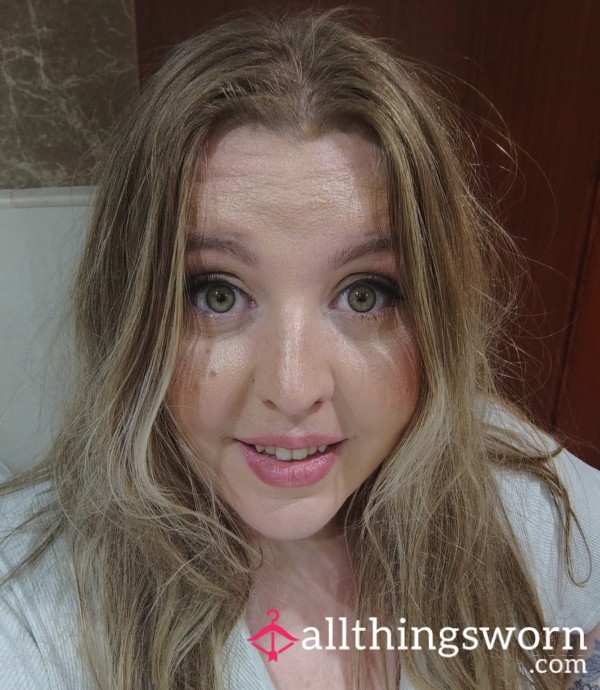 Clothed, Girl Next Door Selfies