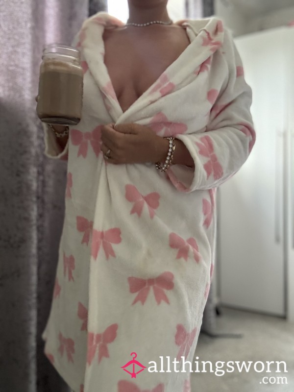 Coffee & Cleavage Pic Set