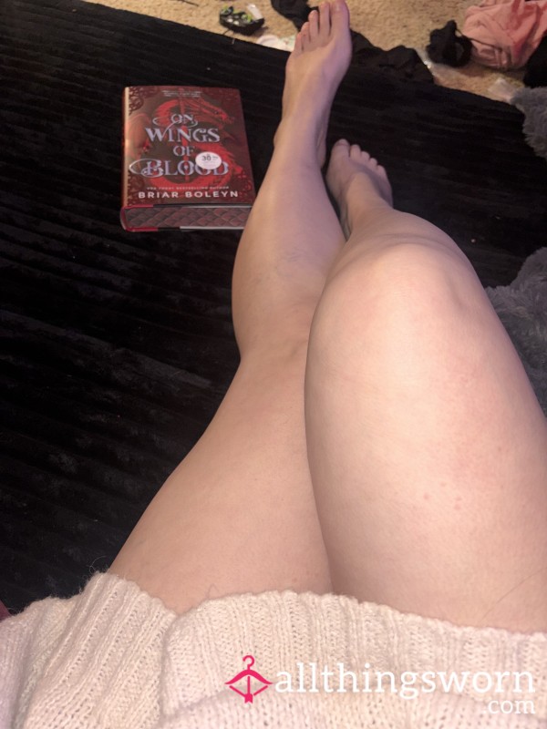 Cold Night And Reading Custom Feet Pics/videos