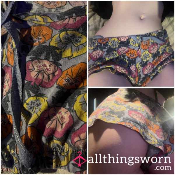 Colourful Short Booty Shorts 🩷