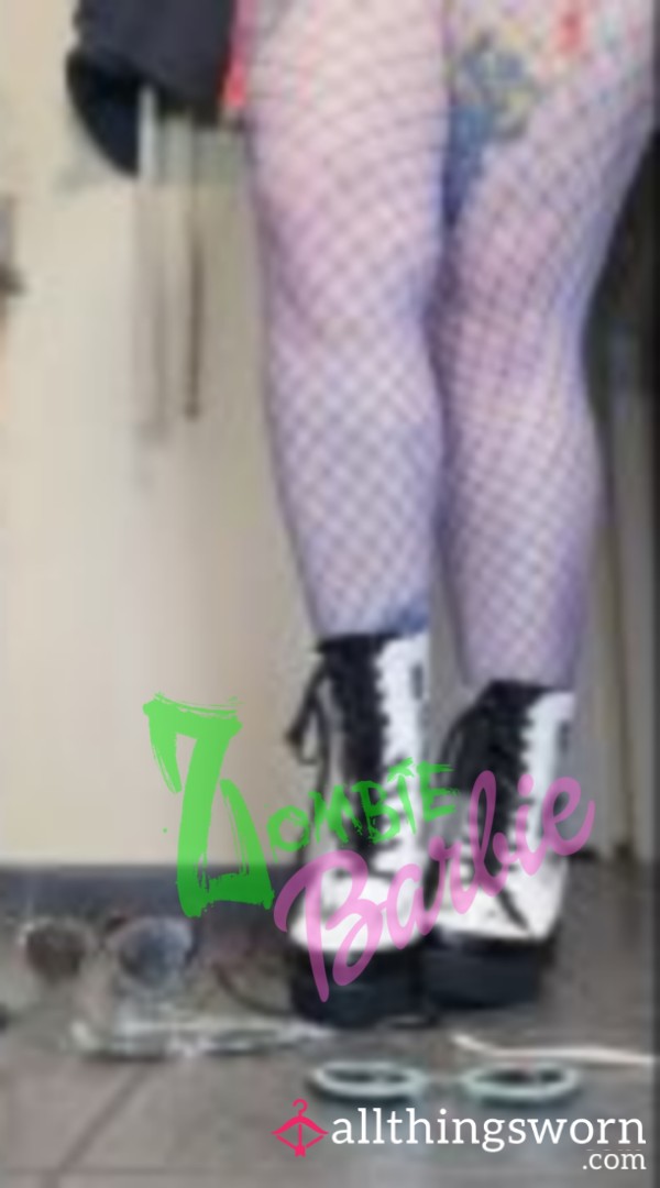 Combat Boot Giantess VS Sungla**es