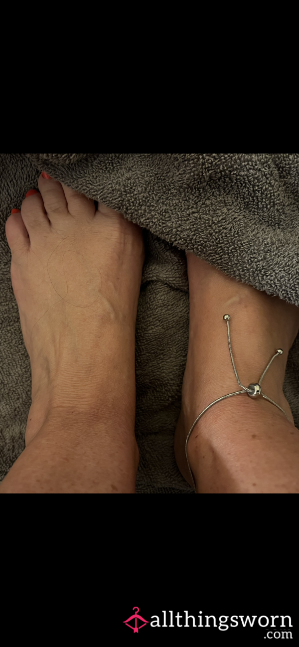 Come And Have A Look At My Little Feet. Soft And Smooth Skin That’s Crying Out For Attention.