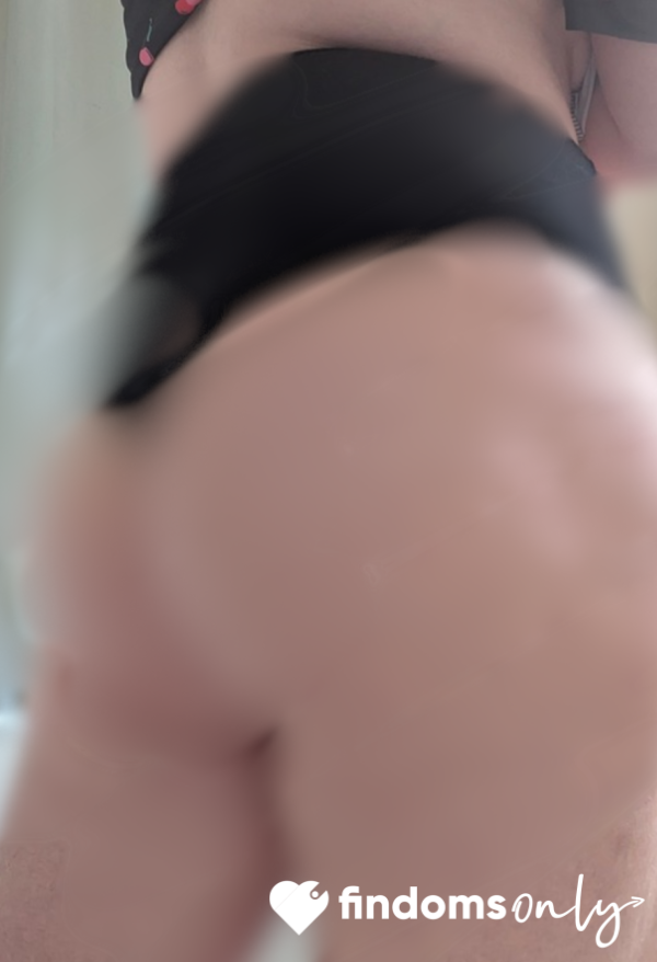 You Want To See My Juicy A** Don't You🍑🫦