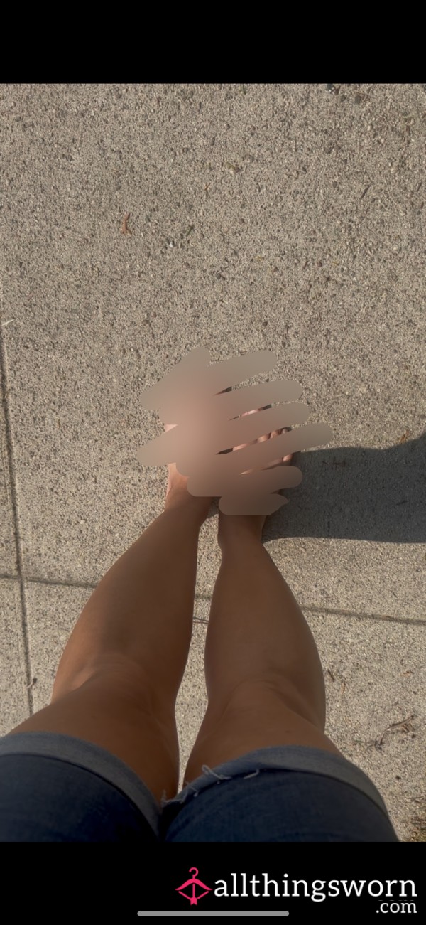 Come For A Quick Walk Down The Sidewalk With Me 🤭 (2:00)