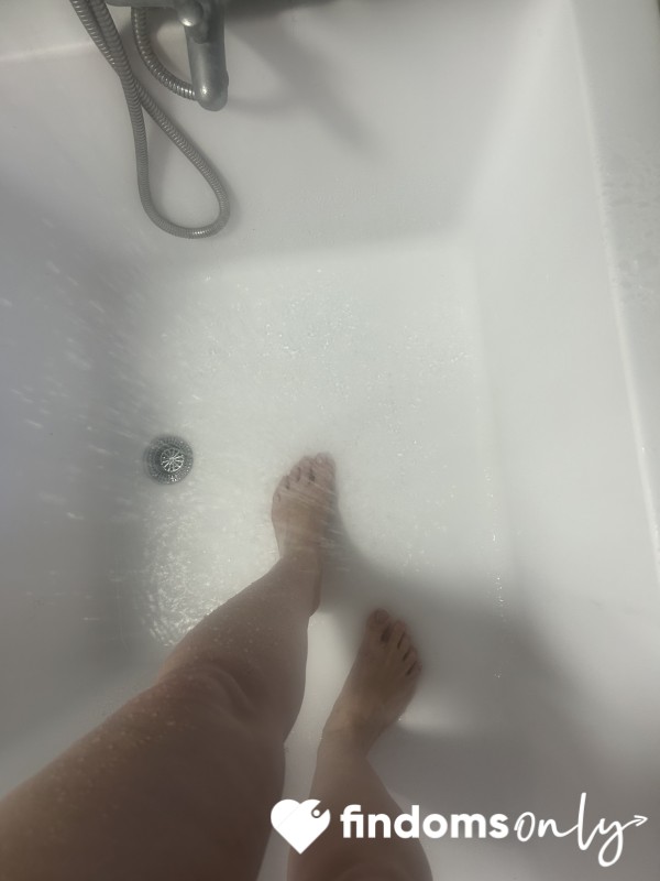 Come Worship My Perfect Feet In The Shower..