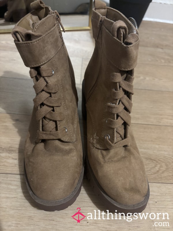Comfortable Light Brown Suede Ankle Boot