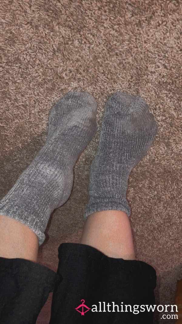 COMFY COZY GREY SOCKS W/ 3 DAY WEAR
