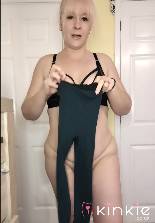Gorgeous Green M&S Opaque Tights And Video Diary! ☺️