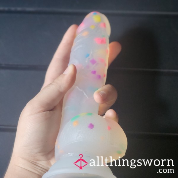 Confetti Party Di**o (Kitty's First Di**o)