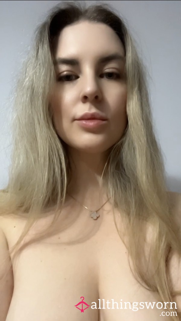 Confident Topless Tease | Natural 34F (UK)