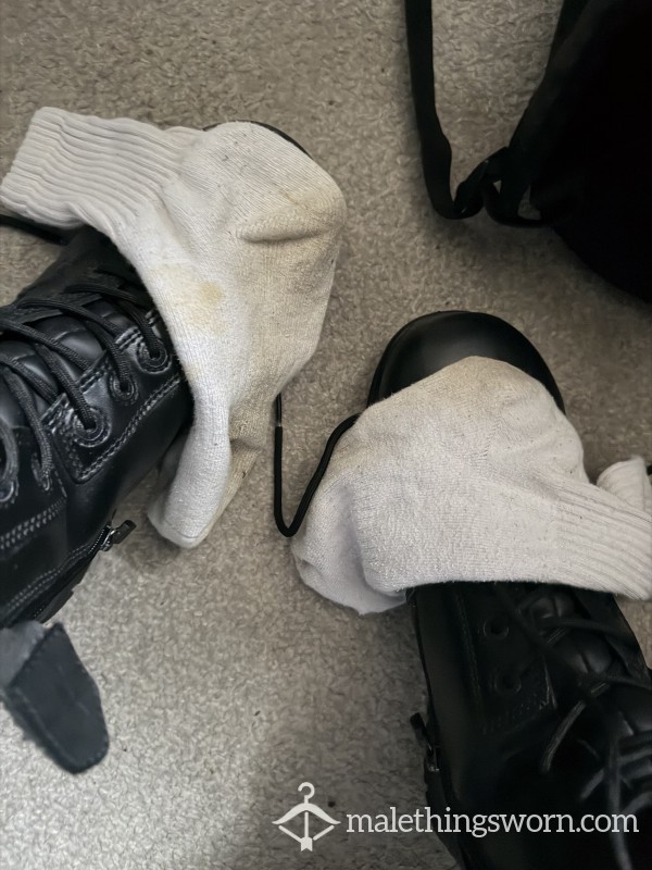 COPS THUCKIN’ SKUNKIN’ LONG NOT SO WHITE SOCKS 🧦 🧦 SWEAT MAN SCENT SKUNKED ON DUTY 💧💧💧👅 🧦🧦🥾 📦 🤪✅