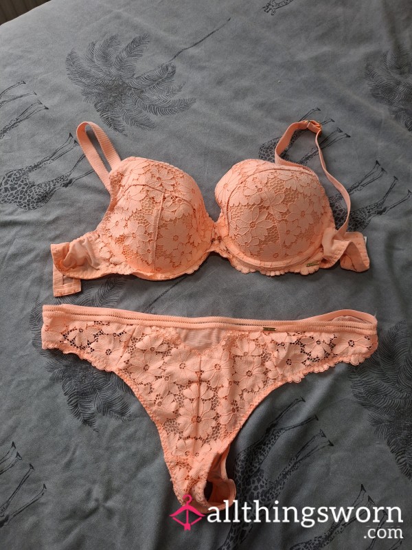 Cor*l Stunning Bra & Thong Set 😍