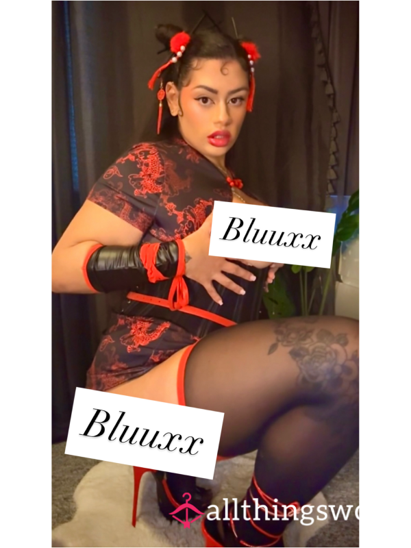 Costume “Cosplay” Nudes