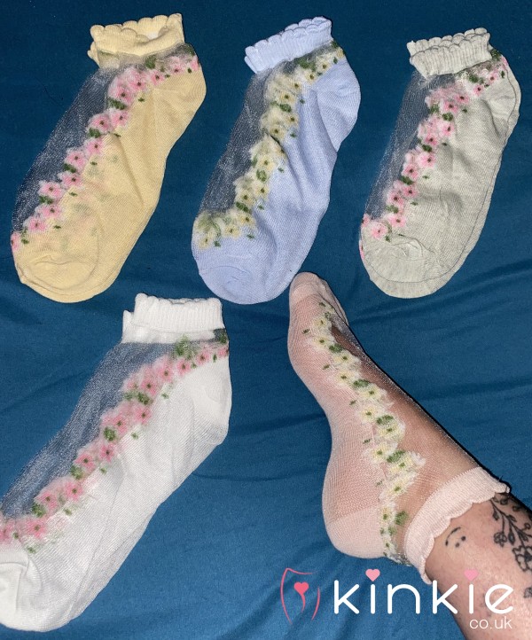 Cotton And Mesh Flor*l Socks 🌸