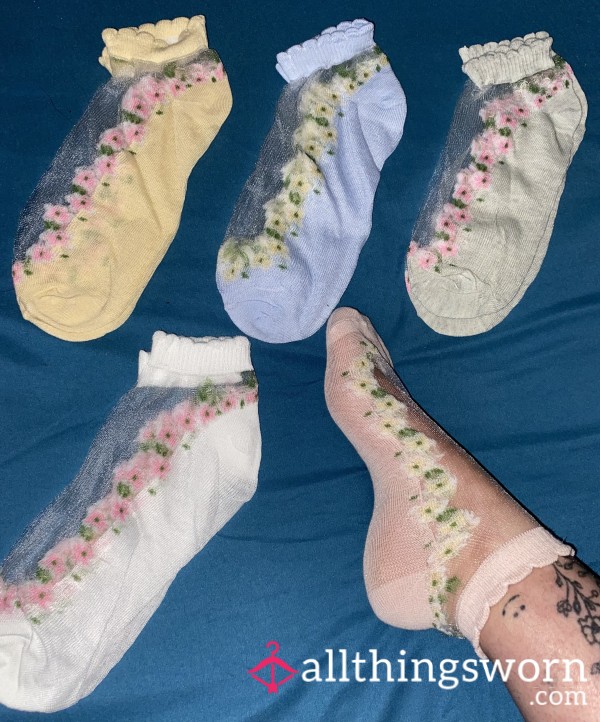 Cotton And Mesh Flor*l Socks 🌸