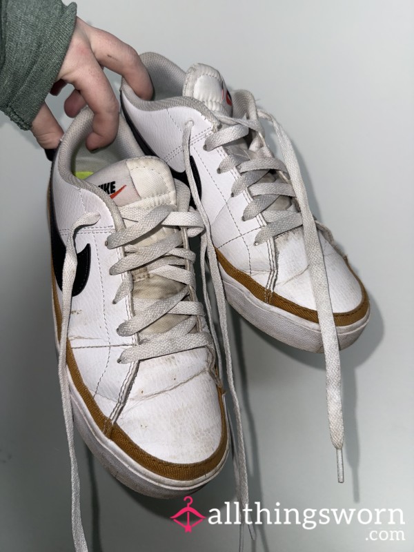 Court Legacy Nike • W 7.5