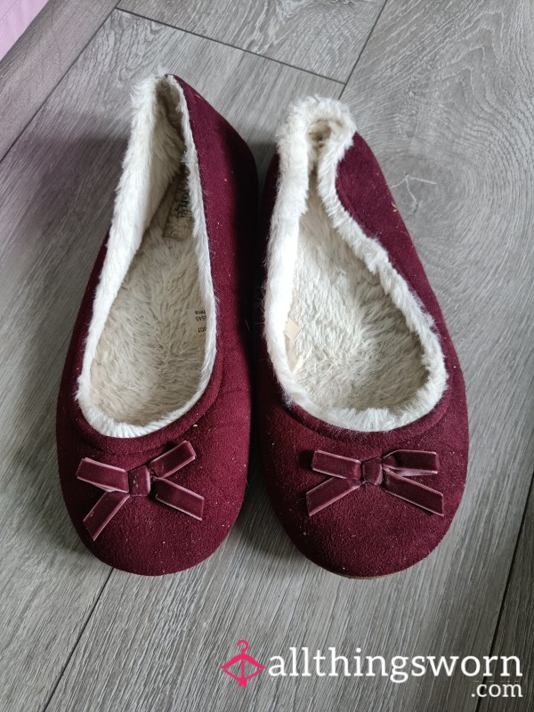 Cozy Slippers Size 8