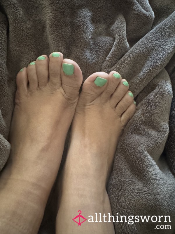 🙈 Cozy Shy Feet 🤍