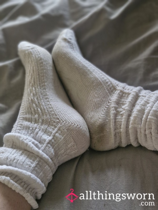 Cozy White Socks Worn All Day 🤍