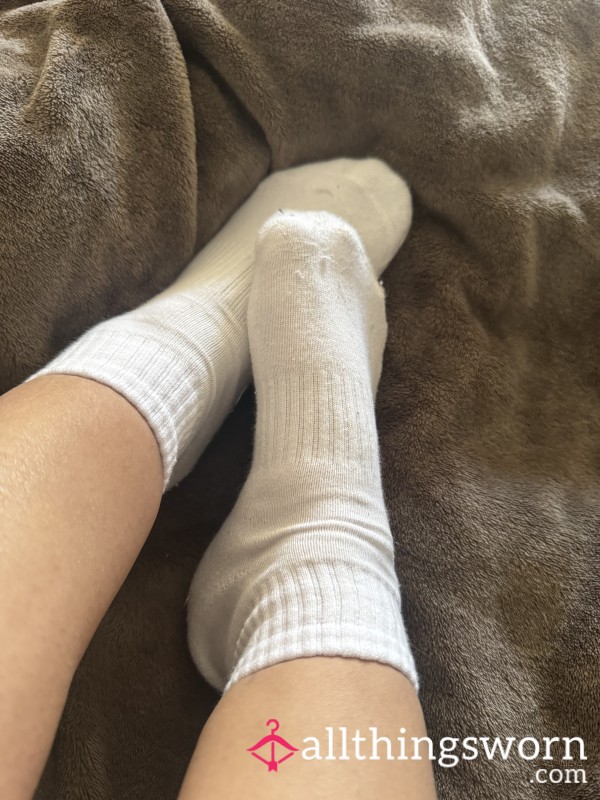 🤍 Cozy Workday Socks 🙈