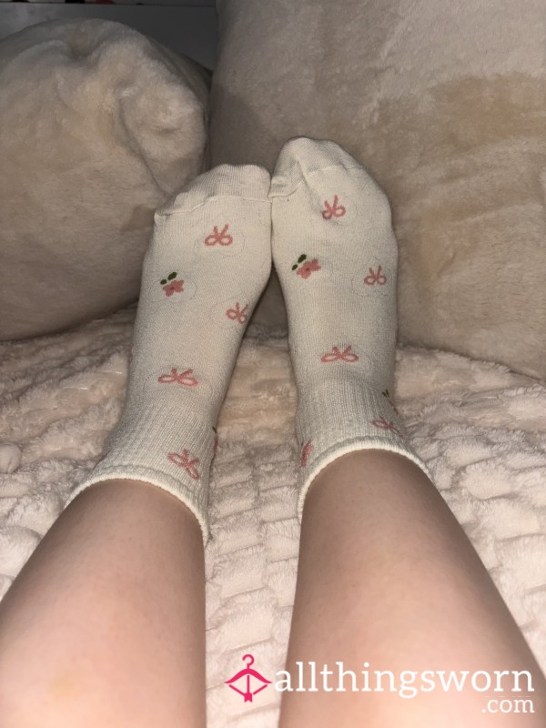 Cream / Beige Socks With Bows And Flowers