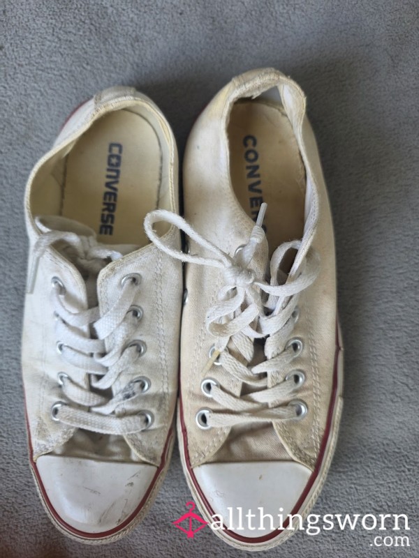Cream Converse Low Tops, Red Trim, Bare Feet Only