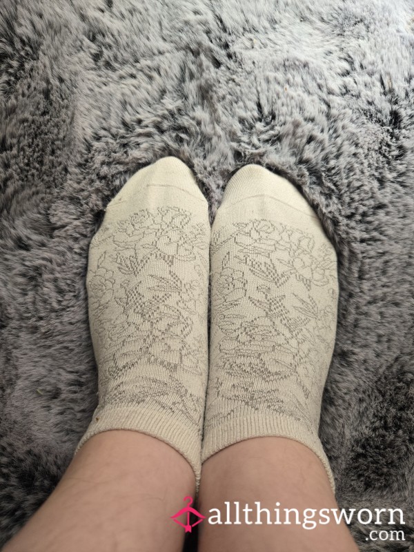 Cream Flor*l Socks
