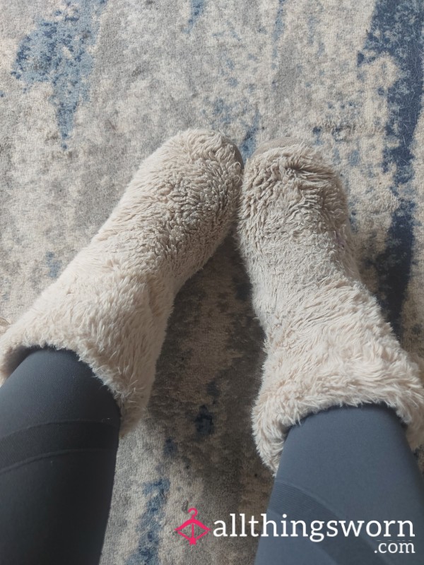 Cream Fluffy Slipper Boots - UK3 ✨️