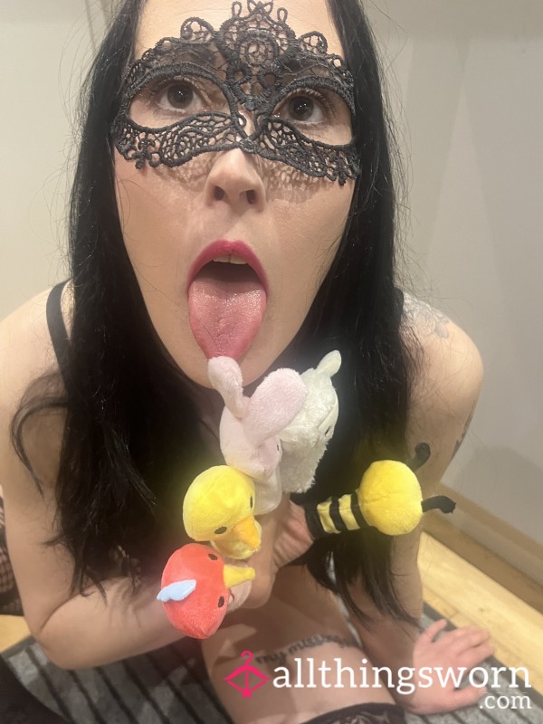 Cream Pie Finger Puppet