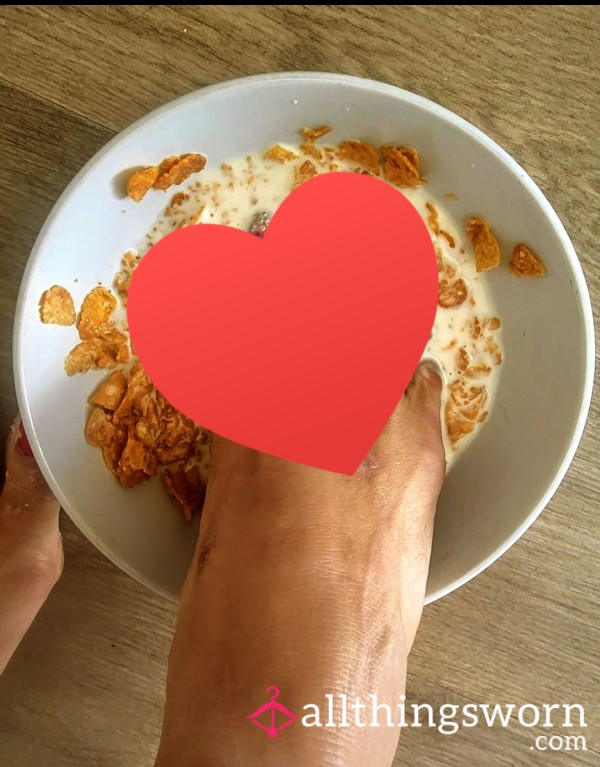 Crispy Feet Corn Flakes