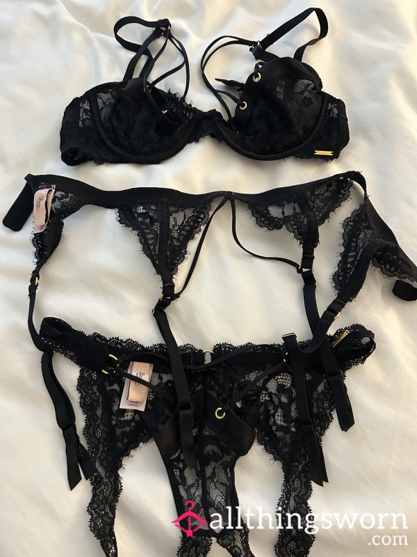 Crotchless Knicker Tiny Matching Set 👙