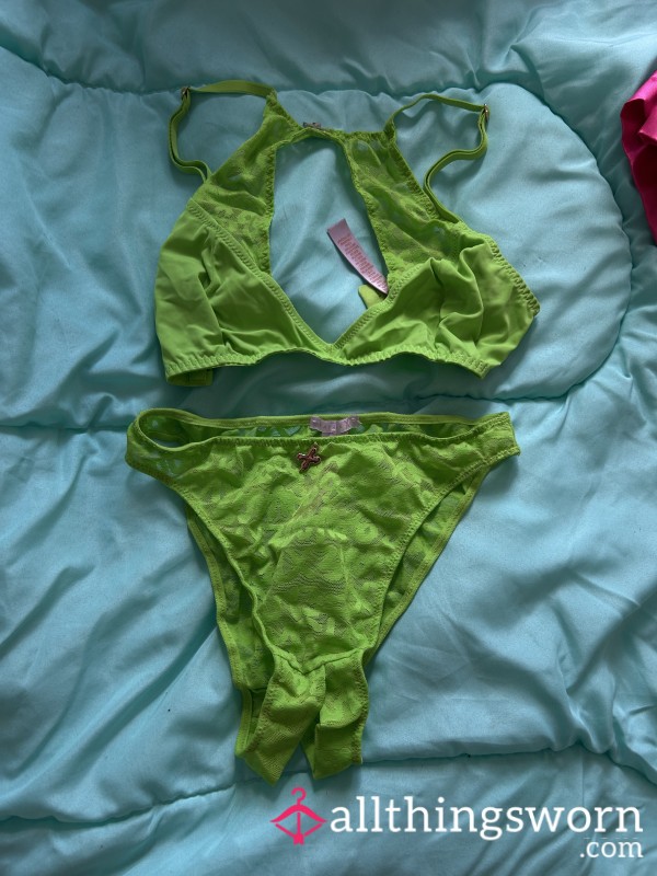 Crotchless Lime Green Savage X Fenty 2 Piece Lingerie Set 💚