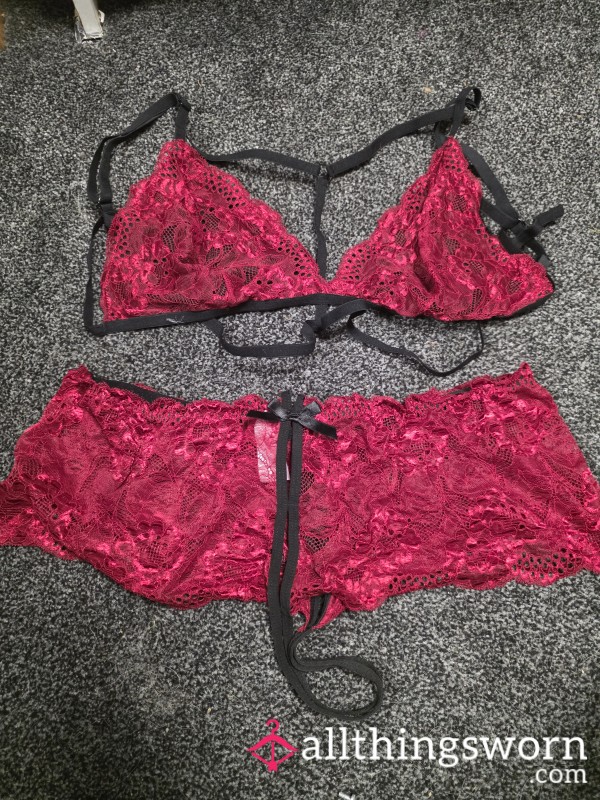 Cruchless Panties And Bra Set
