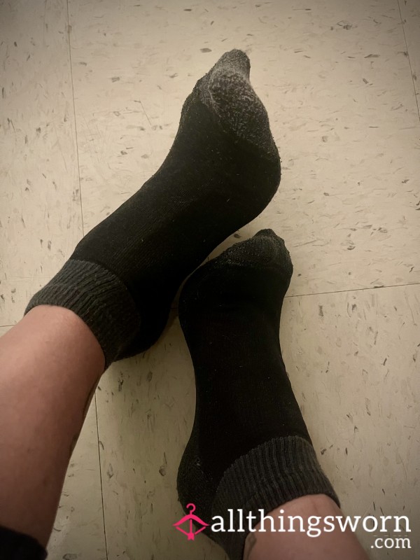 Crunchy, Paper-Thin Black Ankle Socks (48hr) | YEARS Old | Mid P**l
