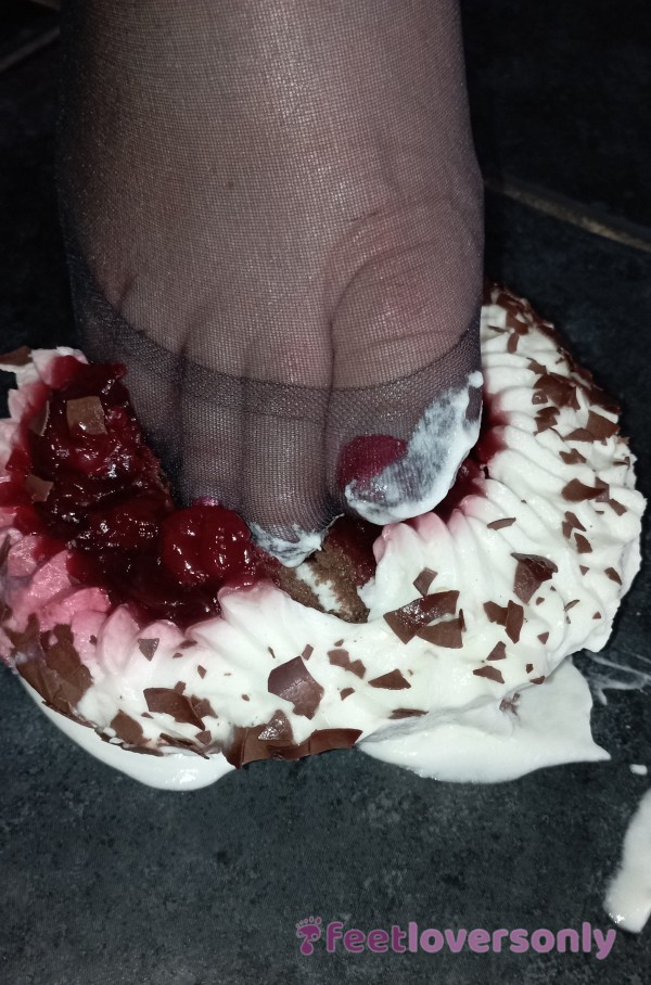 Crushed Gateaux