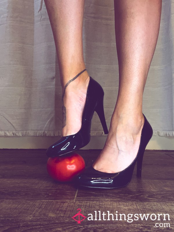 Crushing A Tomato With My Size 11 Feet | Heels & Barefoot |