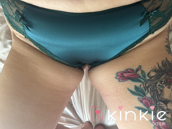 CRUSTY STAINED GREEN SATIN KNICKERS😈 SMELL MY C*mMY Pu**y