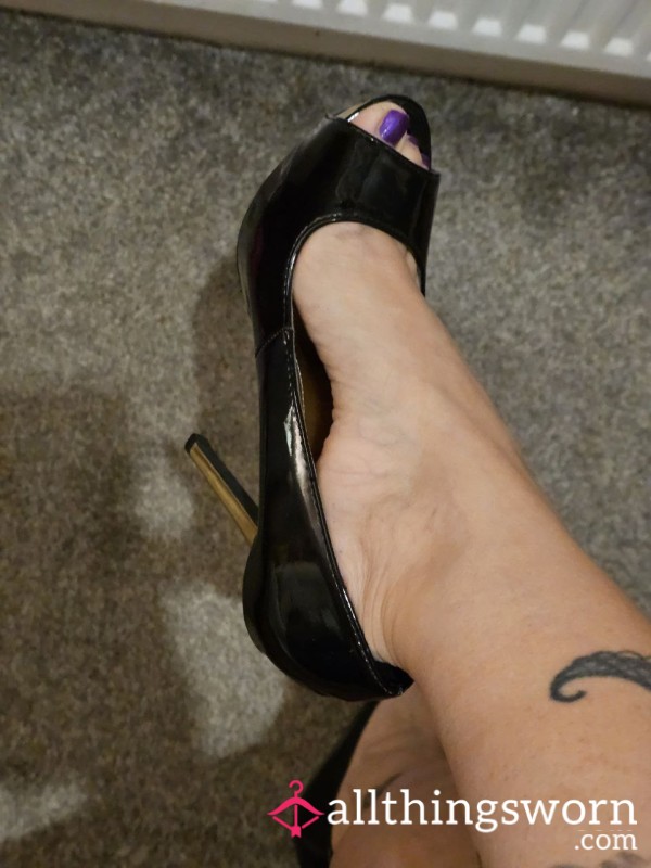 Cuck Bootlicker Lick Them Shoes And Suck Those Heels Cuck/cuckquean With Cei