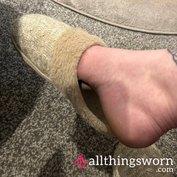 Cuck/cuckquean Slippers Sniffer Lick Em Clean Beige With My Princess @TattooedALTMilfXo