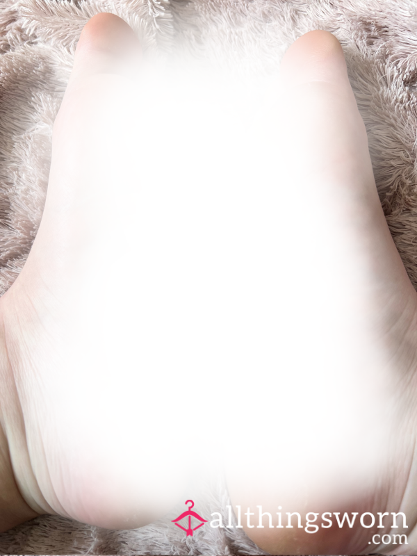 C*m And See The Bottoms Of My Dry Flaky Skin Feet😘🦶🏼