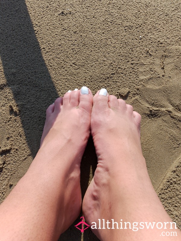 C*m And Watch Me Have A Full Pedicure