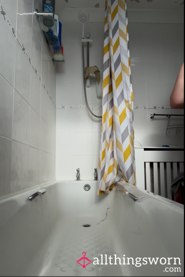 C*m And Watch Me Shower