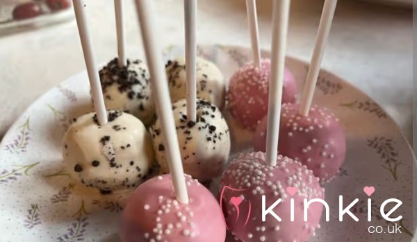 C*m Cake Pop