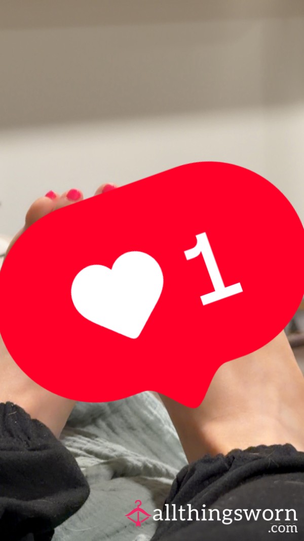 C*m On My Pretty Feet