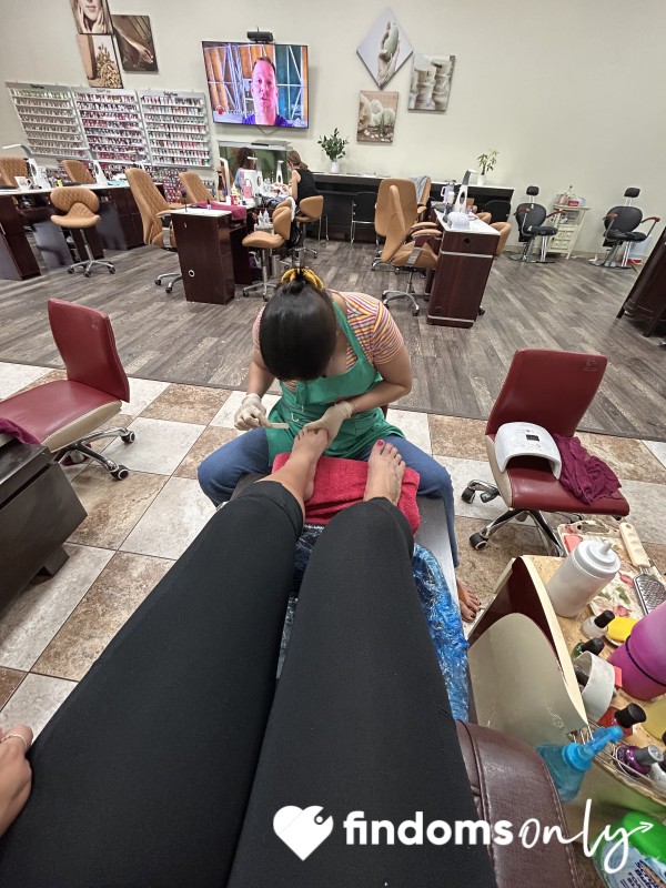 🔥🦶🏼c*m To The Salon With Me 🦶🏼🔥