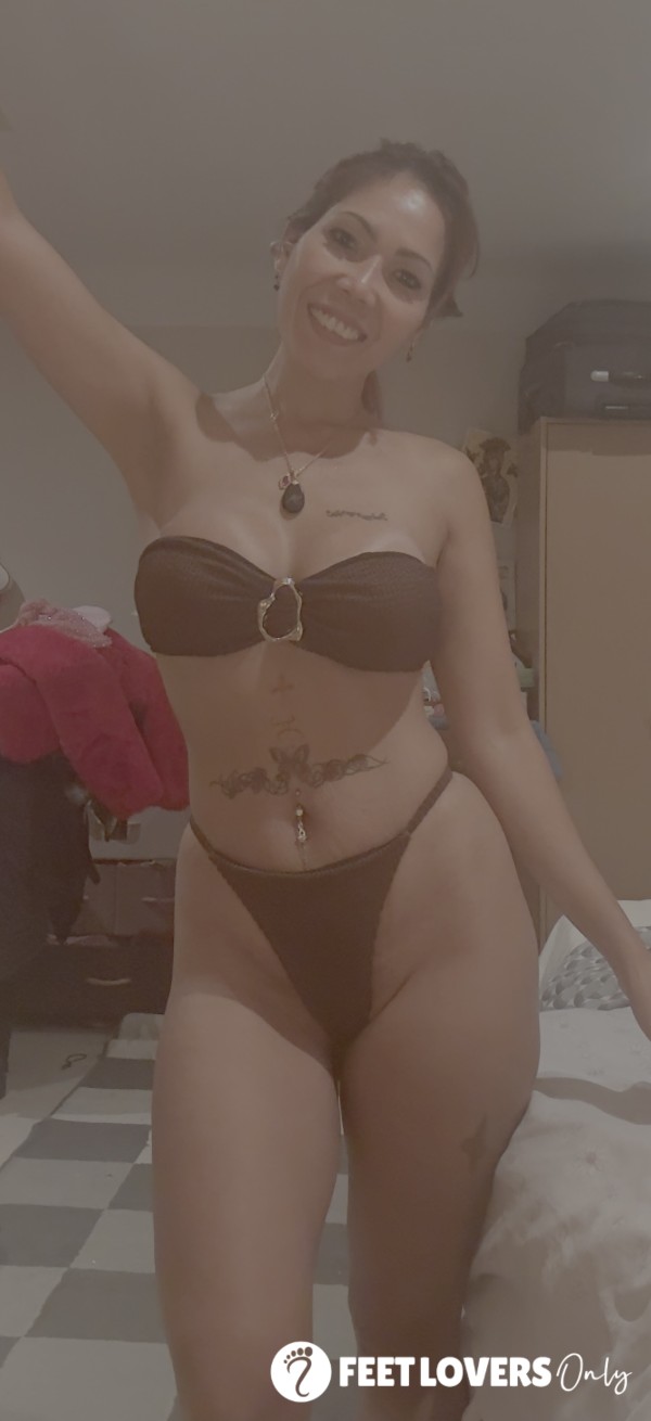 Çum Watch Me Wearing My S**y Bikini Or Video