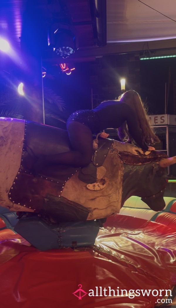 C*m Watch My A** Shake And Jiggle While Riding This Bull 😈😈