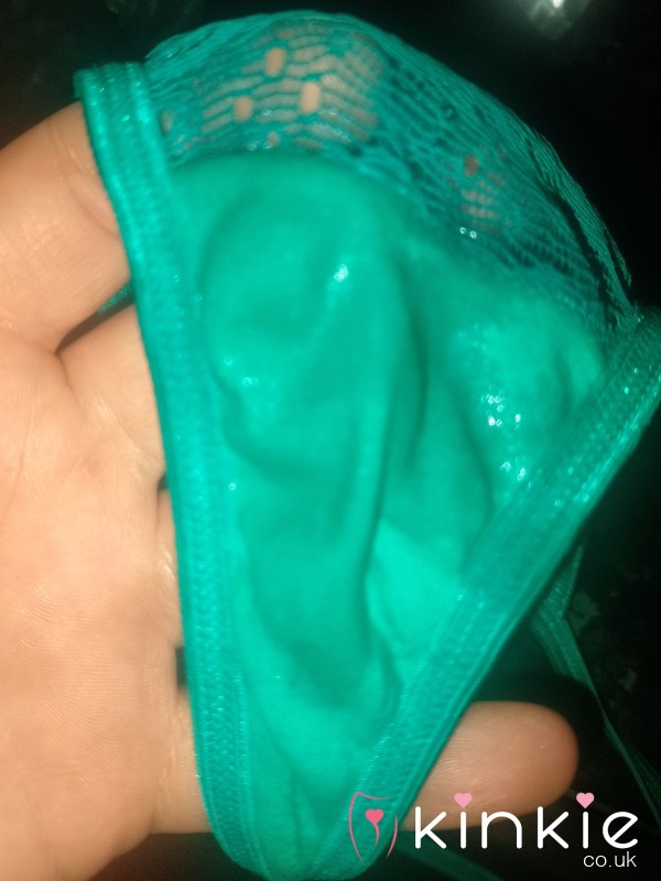 C*mmy Soaking Green G-string 😝