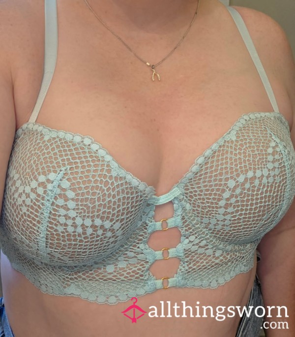 Curves You Can’t Stop Staring At – Cute & Cla**y Boob Pics